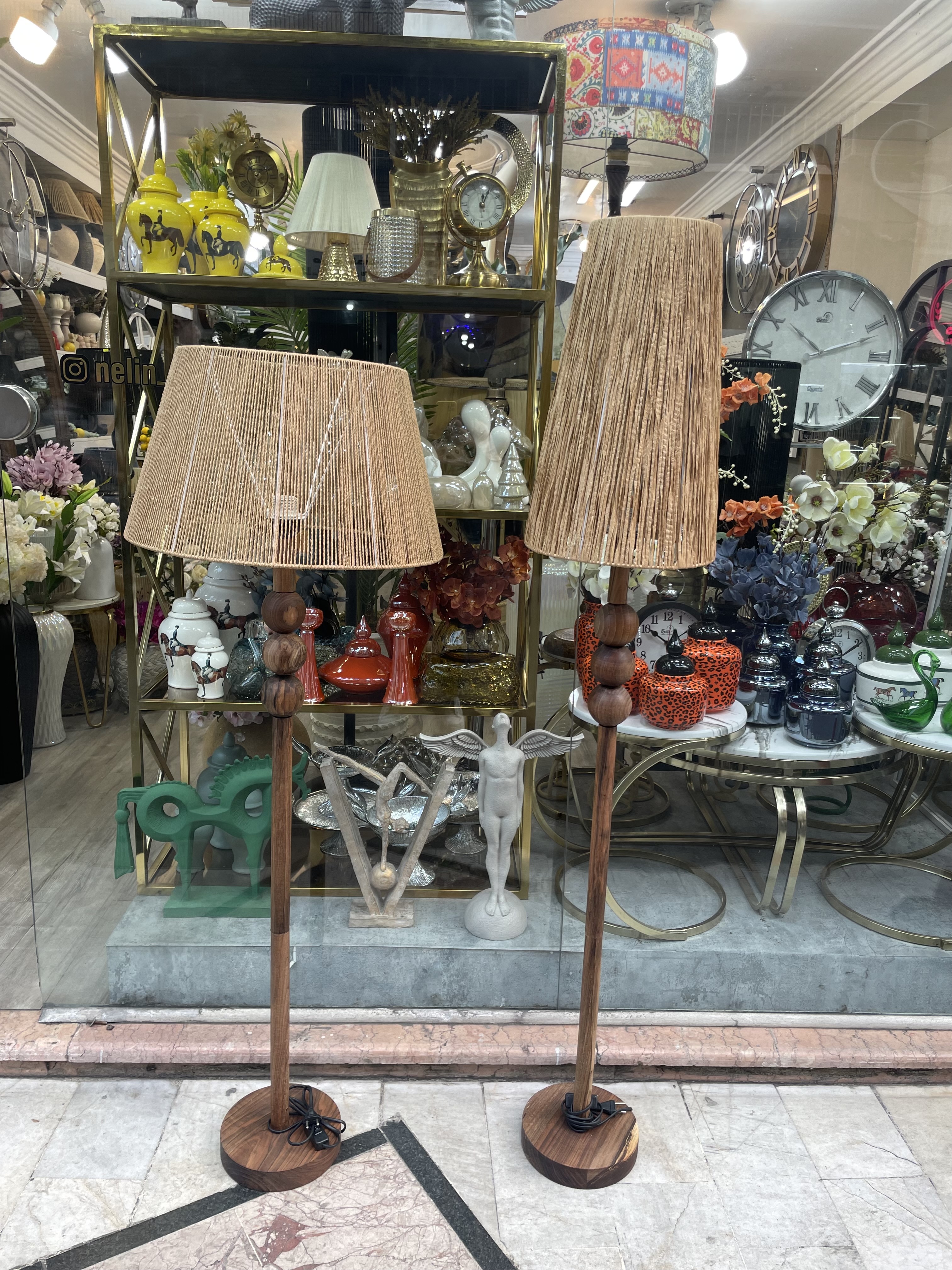 آباژور سالنی چوب گردو با شید رافیا