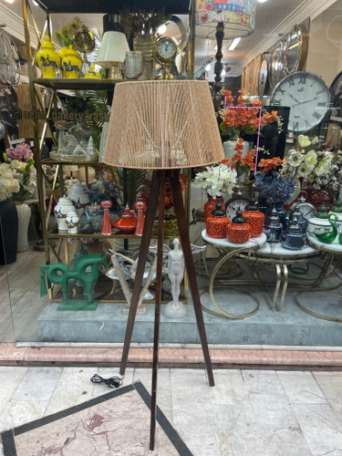 آباژور سالنی سه پایه ثابت با شیدرافیا