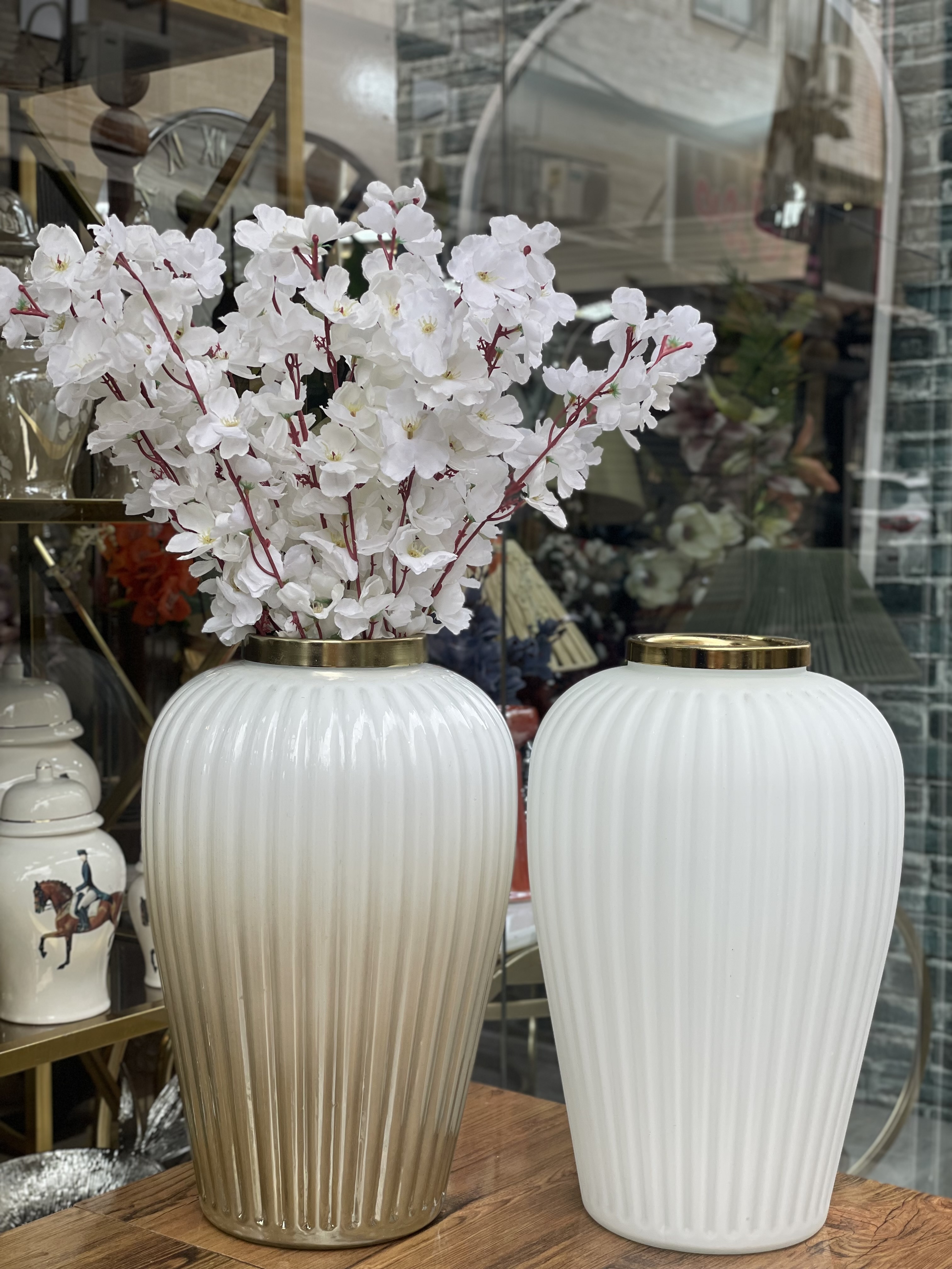گلدان رومیزی شیشه خمره ای