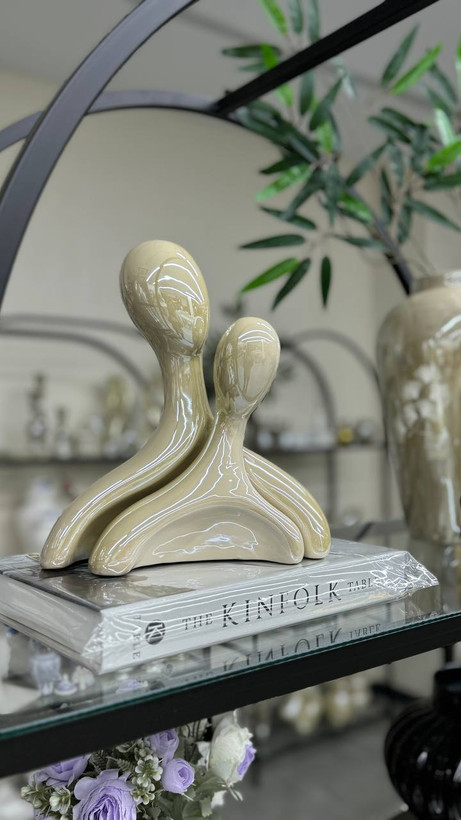 مجسمه سرامیکی لاستر آغوش